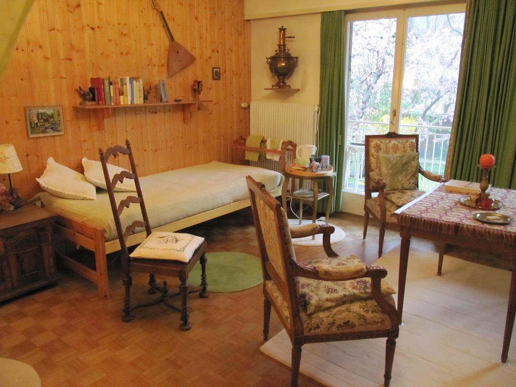 Bed and Breakfast Chez Jean et Daisy Riehen Zimmer foto